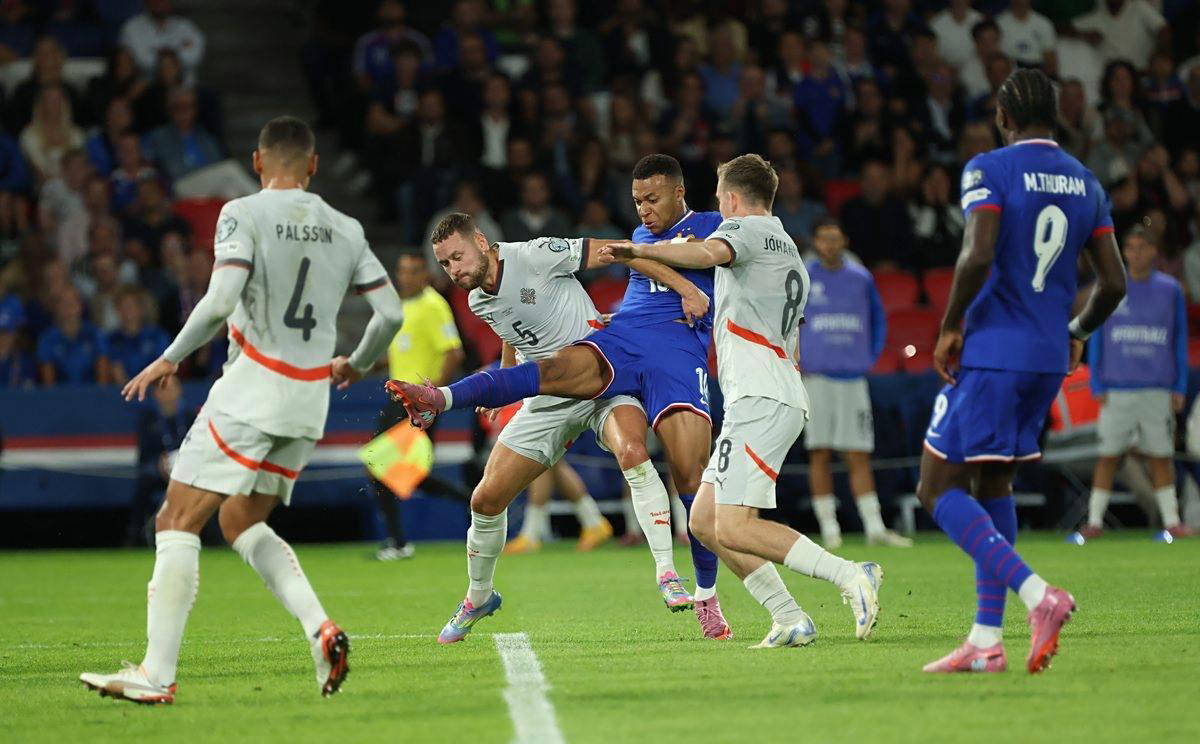 以半空间持 以半空间持